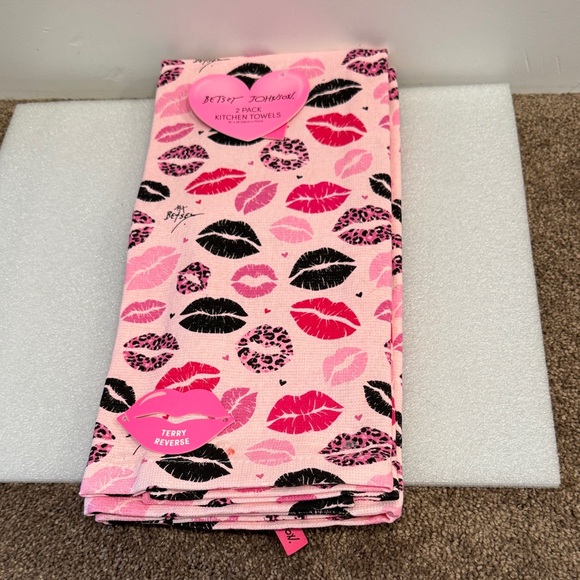 Betsey Johnson Other - Betsey Johnson Pink and Black Lip Pattern kitchen Towels set of 2 NWT